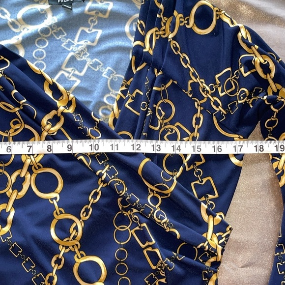 Premise Chain Print Wrap Top Size Medium - Picture 5 of 8